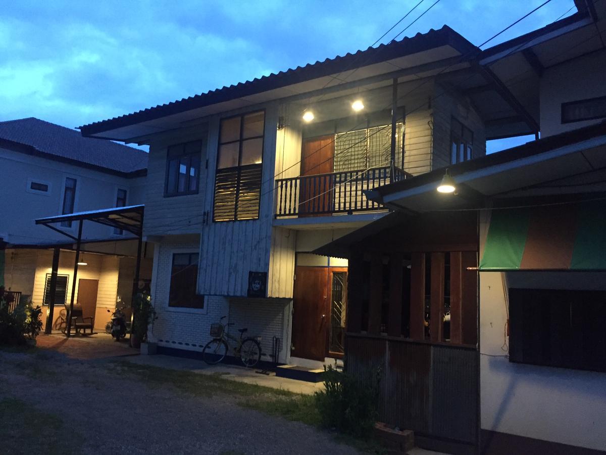 צ'יאנג ריי Bed Time Hostel Chiangrai מראה חיצוני תמונה